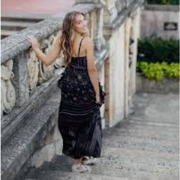 Anthropologie Let Me Be Sheer Printed V-Neck
Midi Dress/ size S - Picture 6 of 12